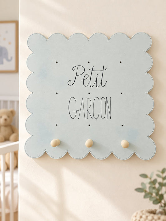 Χειροποίητη ξύλινη κρεμάστρα Τοίχου "Petit Garcon"