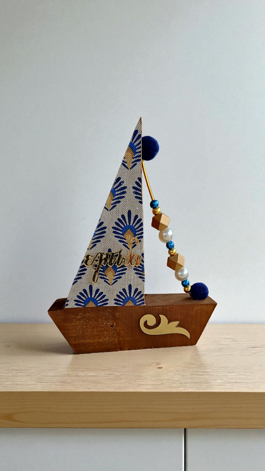 Χειροποίητο ρουστίκ καράβι